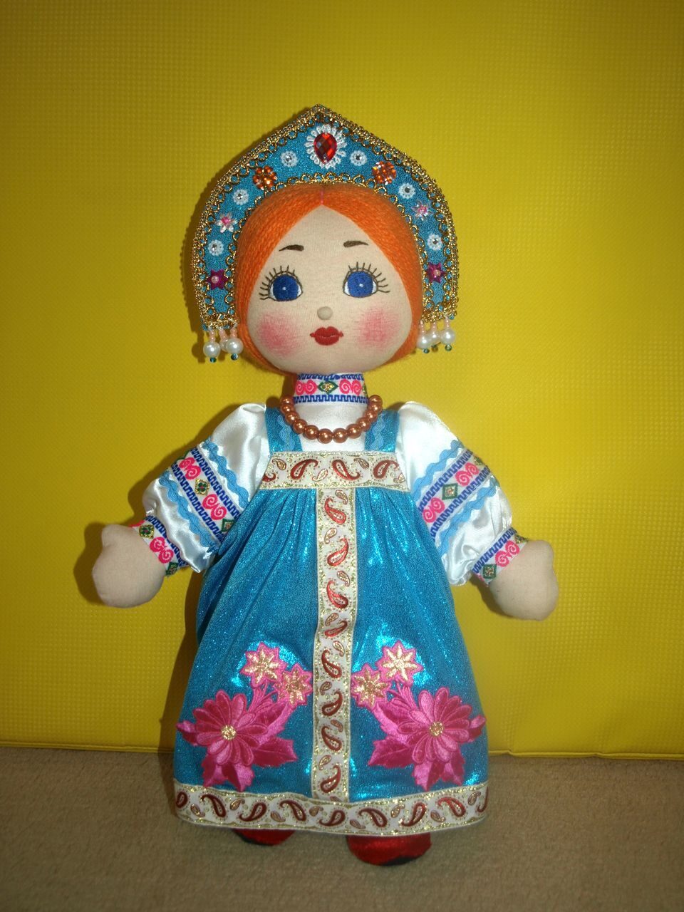 Кукла в русском народном костюме для детского сада